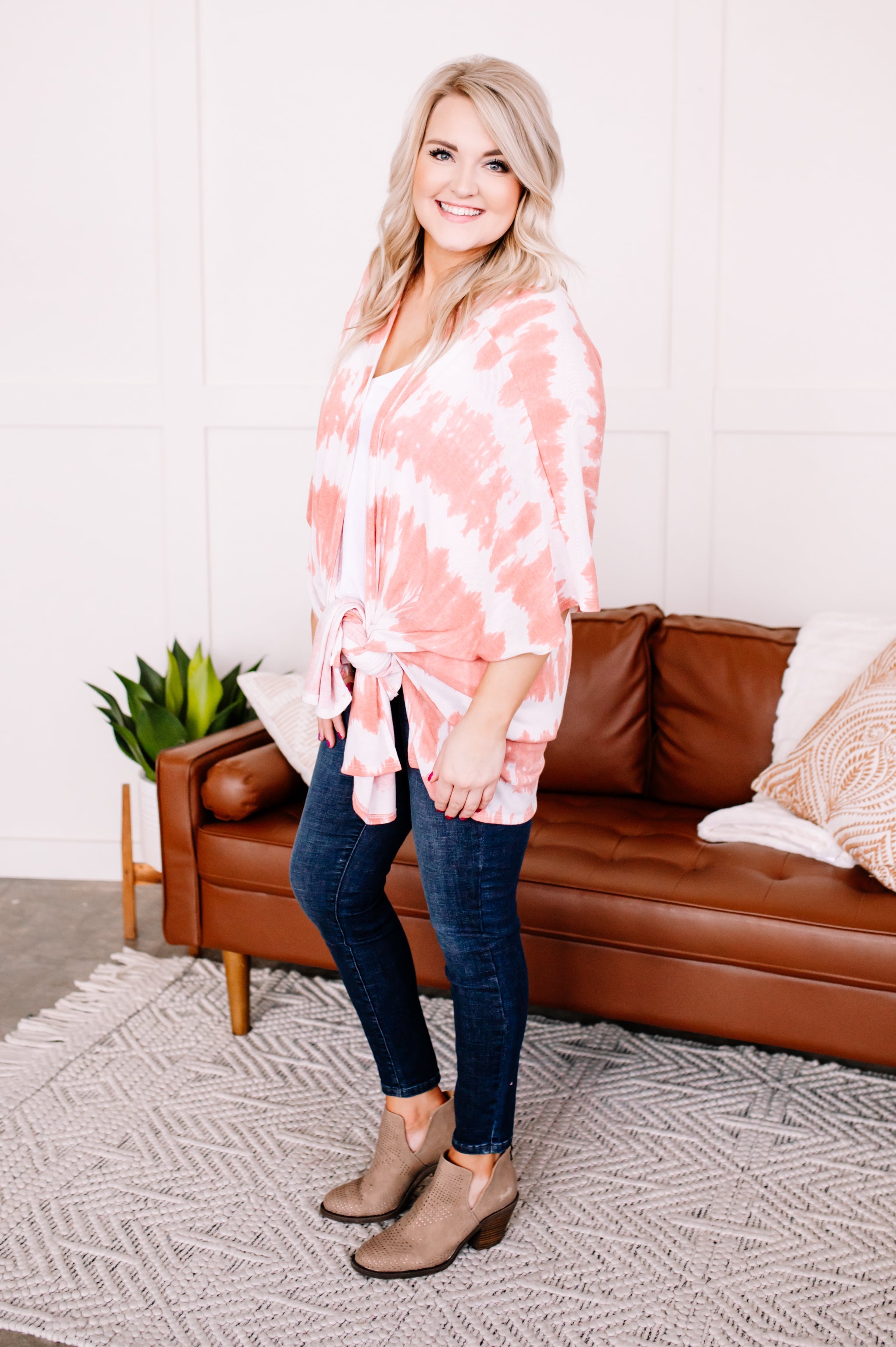 Skip A Beat Cardigan In Coral Ombre